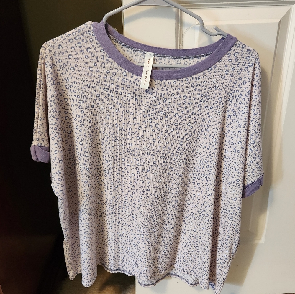 Vanilla Bay Lavender Leopard Print Short Sleeve Top